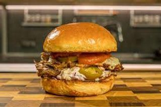 Рак бургер + Чикън бургер + 5лучени кръгчета +5чили чийз и 2 кока кола