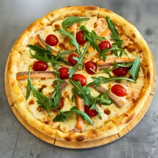 Пицца с копченым лососем