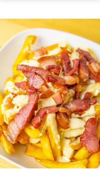 Batata Frita com Queijo e Bacon