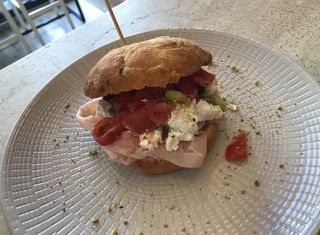 Panino alla mortadella