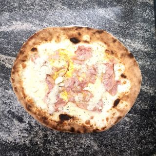 Pizza carbonara
