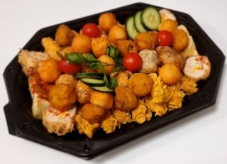 Platou gustări calde asortate (4-5 persoane.)= 1,250 kg.