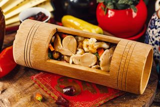 F18-შემწვარი ქათმის ფილე ბამბუკის ფილაში