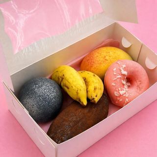 Бокс с корпусными пирожными 