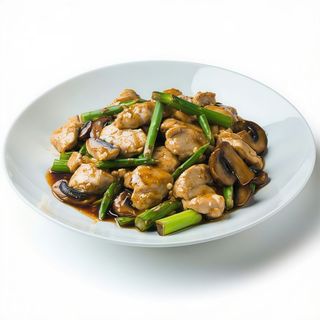 Pollo con setas y bambú
