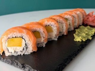 Philadelphia Mango z Łososiem 8 szt.