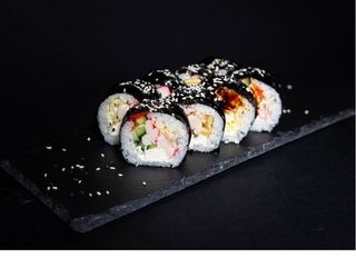 Футомакі з крабовими паличками (180g)