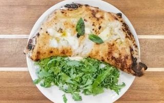 Pizza Calzone Vesuvio