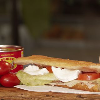 Vegetariano con tonno más piccolo