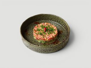 Tatar z tuńczyka z awokado i zielonym jabłkiem (295g)