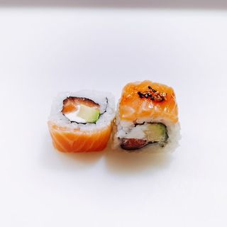 Salmón Uramaki (8 Uds.)