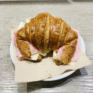 Croissant Pernil I Formatge