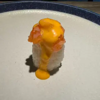 Shiro gunkan spicy sal