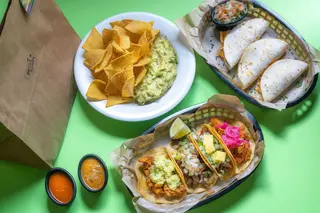 Combo Tacos y Quesadillas.