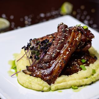 Соковиті свинячі реберця замариновані за авторським рецептом(200/150г)