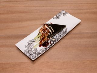 Temaki tonno, mango e sesamo