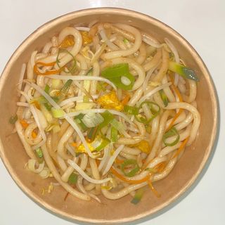 Udon saltato con verdure