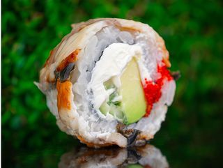 Philadelphia z węgorzem i awokado 8 szt.