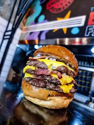 AMERICAN TRIPLE BACON CHEESEBURGER 500GR