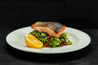 Salmon fillet with zucchini