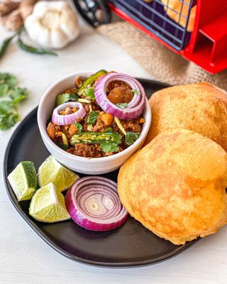 Chola Bhatura