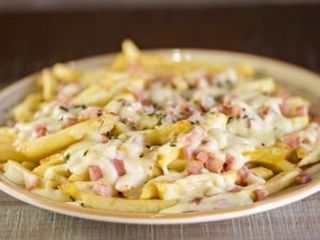Patatas bacon and cheese fries