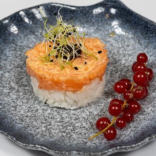 112.- Tartar de Salmón picante