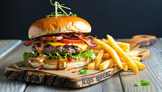 Burger "ribs house" &cartofi prajiti