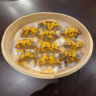 24. Gyozas de hamburguesa (12 unidades)