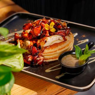 Apple , Cinnamon & Tahini Crisp