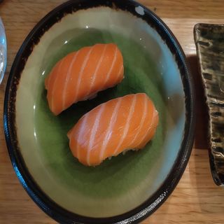Nigiri De Salmón (2 Uds.)