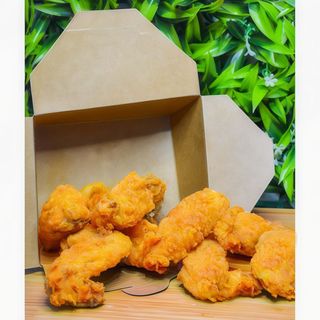 6 Piezas de Alitas de Pollo Enteras + Bebida + Patatas