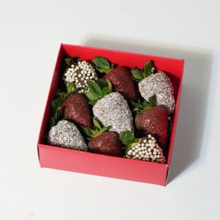 Pack of 8 strawberries