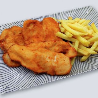 Filetes De Pollo Empanado Con Patatas