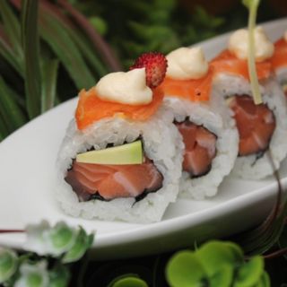 804. Philadelphia  roll**