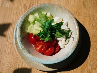 Овочевий салат з міні-моцарелою (200g)