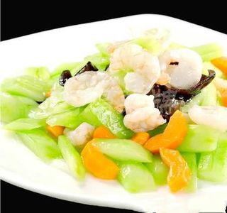 L8 crevettes sautees au concombre青瓜炒虾仁