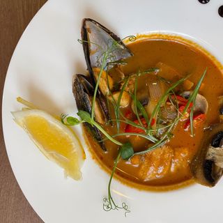 "Том-ям" с форелью