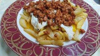 Huevos Rotos Con Picadillo De Matanza
