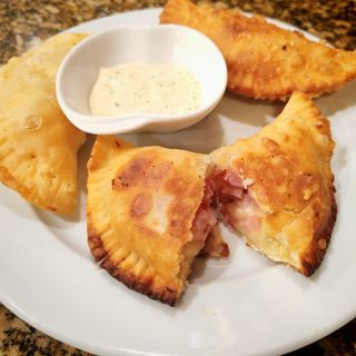 3Uds Empanadas Hawaianas + Bebida