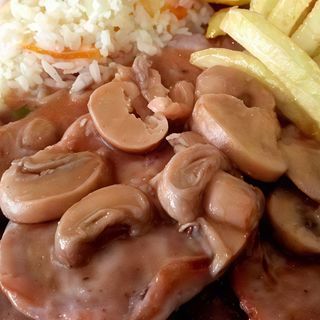 Fêveras grelhadas c/ molho de cogumelos p/2 pessoas