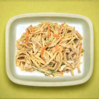 25 - Fettuccine saltate con carne e verdure