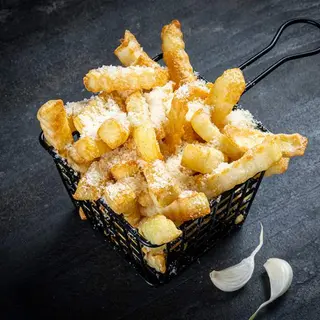 Cartofi french cu usturoi si parmezan