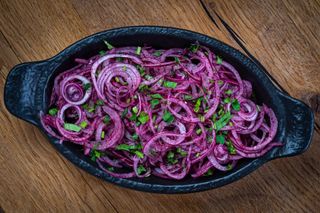 Salată turcească de ceapă