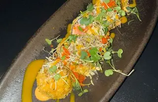 Tempura Salmon Roll