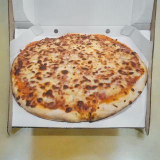 Pizza De Jamón Y Queso (28 Cm.)
