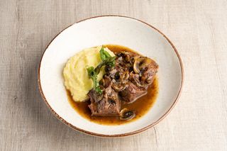 Телешки бузи по ловджийски  (380г)