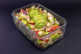 Chicken avokado salata