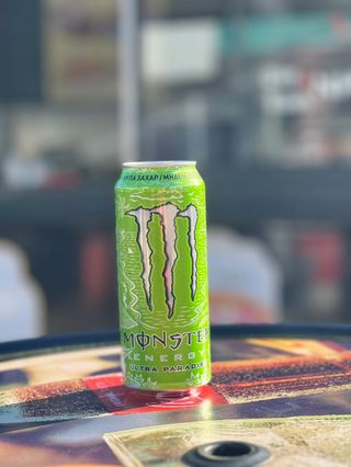 Монстър зелен