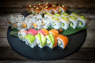 Big Umami Roll Plate